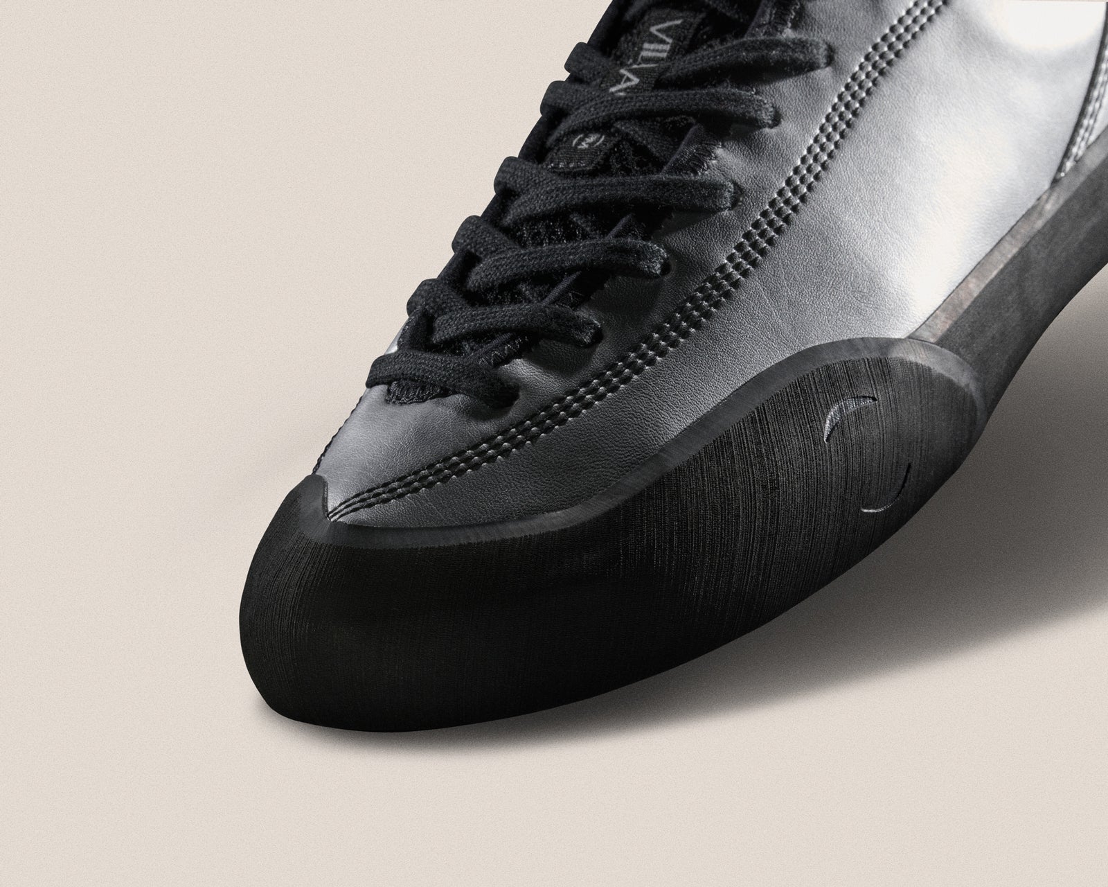 靴 VILLAGE PM 1.30 Silver/Natural Bk 27cm Village PM 1.30 PM Shoes - Silver / Natural Black | Flatspot